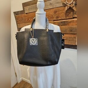MFK NEW purse. Mia K. Collection. (Bin13)